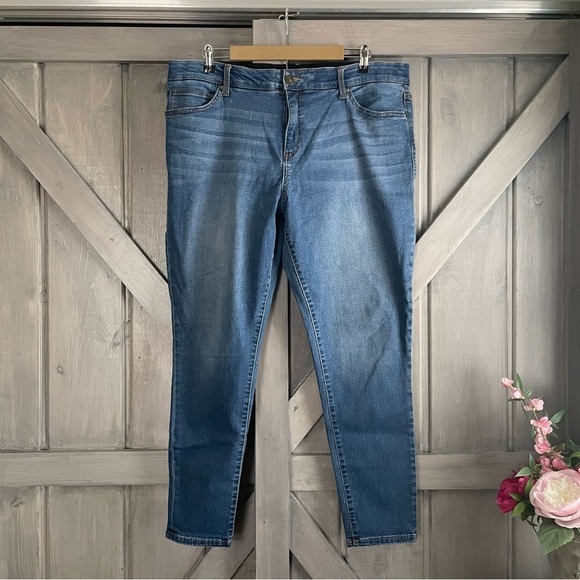 Lularoe Skinny Medium Wash Denim Size 40‎ - Picture 1 of 8